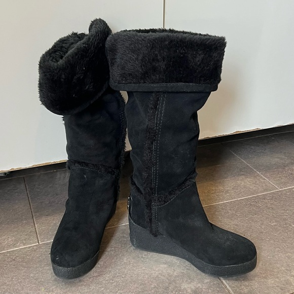 BCBG wedge Heel shearling Winter Boot size 8.5 - Picture 1 of 11